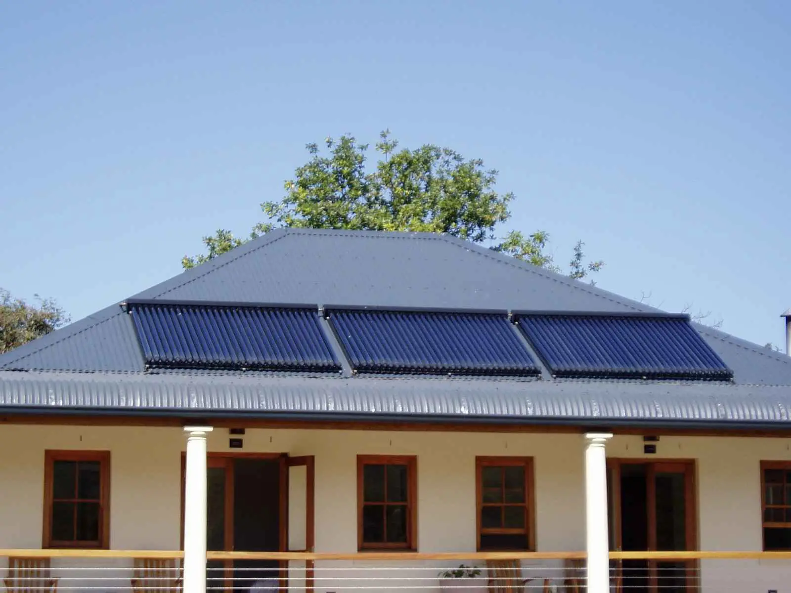 How Does an Evacuated Tube Solar Collector Work?